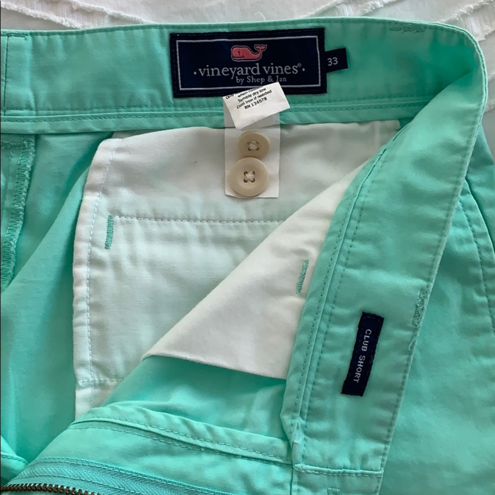 Vineyard Vines || Green Club Shorts - Picture 5 of 6